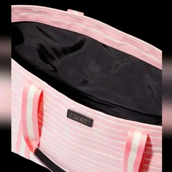 Victoria’s Secret Large weekender tote, pink/white stripe zip top 19 x 12.x 6 - Picture 3 of 8